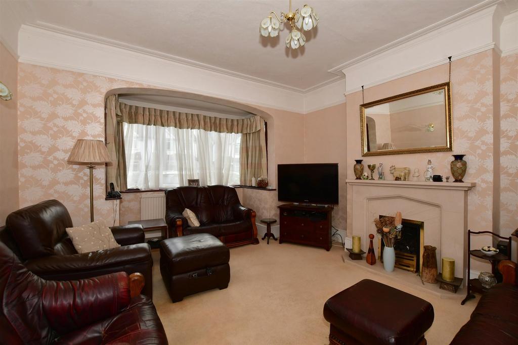 Osmond Gardens, Wallington, Surrey 5 bed semidetached house £675,000