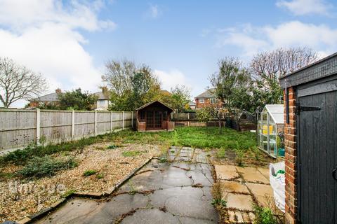 2 bedroom bungalow for sale, Blackpool Road North,  Lytham St. Annes, FY8