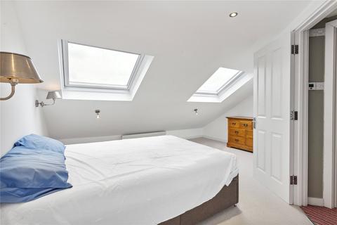 4 bedroom terraced house to rent - Leathwaite Road, SW11