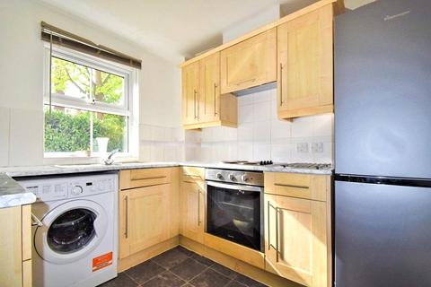 2 bedroom apartment to rent, Bell Chase, Aldershot GU11