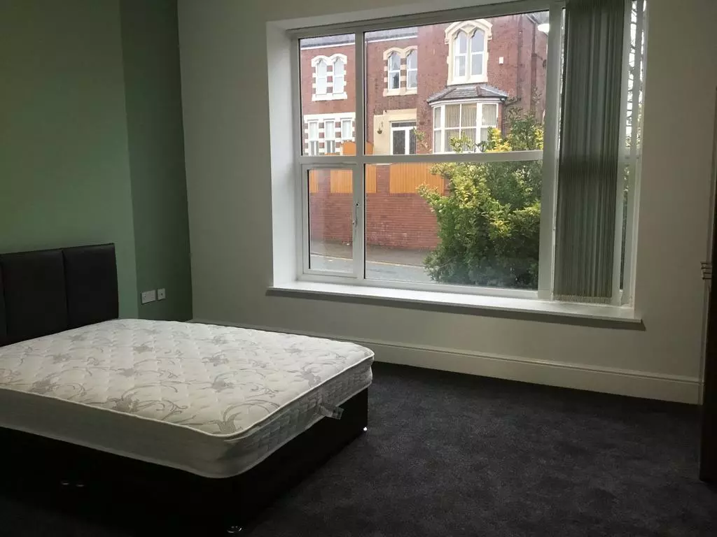 1 bedroom in a house share to rent