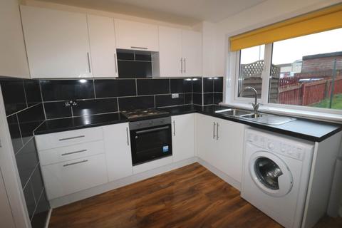 3 bedroom terraced house to rent, Berwick Crescent, Paisley, PA3 3TF