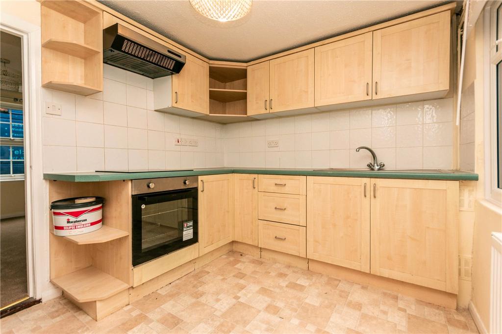 Charles Street, Tring, Hertfordshire 2 bed end of terrace house £300,000