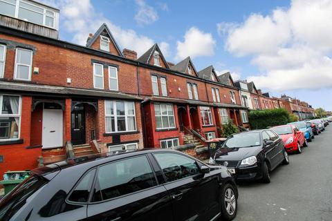 5 bedroom terraced house to rent, BILLS INCLUDED - Brudenell Mount, Hyde Park, Leeds,LS6