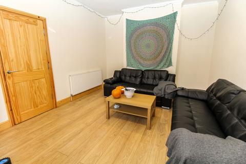 5 bedroom terraced house to rent, BILLS INCLUDED - Brudenell Mount, Hyde Park, Leeds,LS6