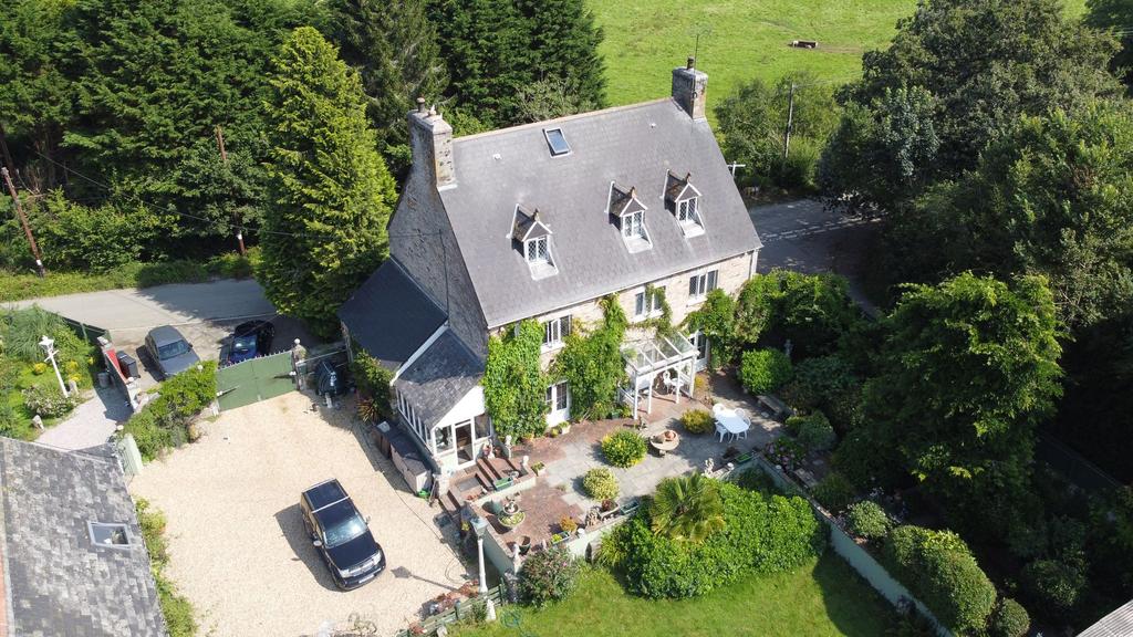 Efford Farm, Yealmpton, South Hams, PL8 2LB 6 bed detached house for sale £800,000