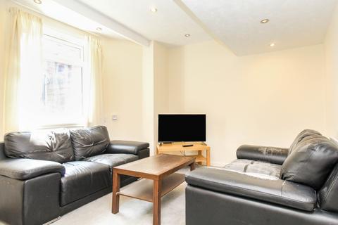 3 bedroom apartment to rent, BILLS INCLUDED - Hyde Park Road, Hyde Park