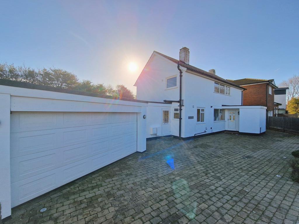 Hythe Road, Dymchurch TN29 4 bed detached house for sale £635,000