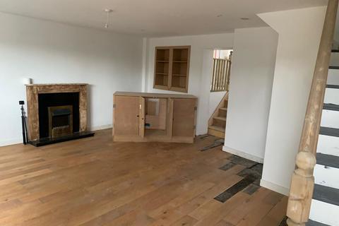 32 Canmore Street, Forfar, DD8 3HT