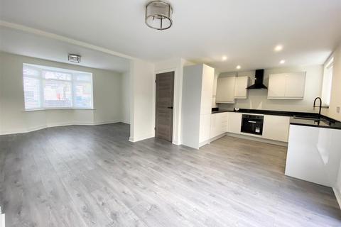 3 bedroom end of terrace house for sale - Queens Drive, Stoneycroft, Old Swan, Liverpool