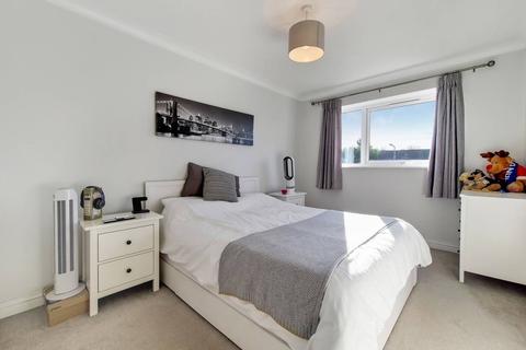 2 bedroom flat for sale - Longmead, Windsor, SL4