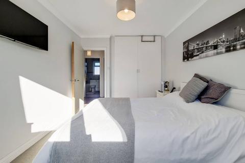 2 bedroom flat for sale - Longmead, Windsor, SL4