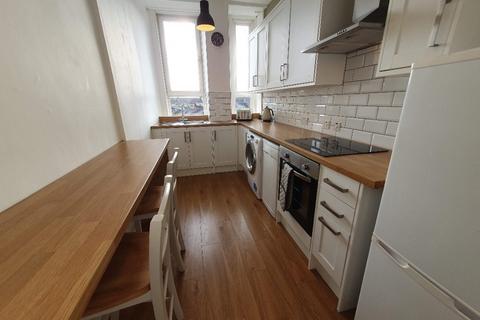 2 bedroom flat to rent, Alexandra Parade, Dennistoun, Glasgow, G31