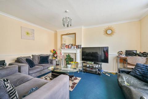 3 bedroom flat for sale - Atwater Close, Tulse Hill, London, SW2