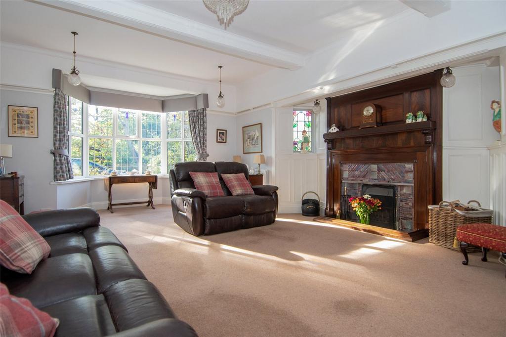 Moor Green Lane, Moseley, Birmingham, B13 6 bed detached house for sale