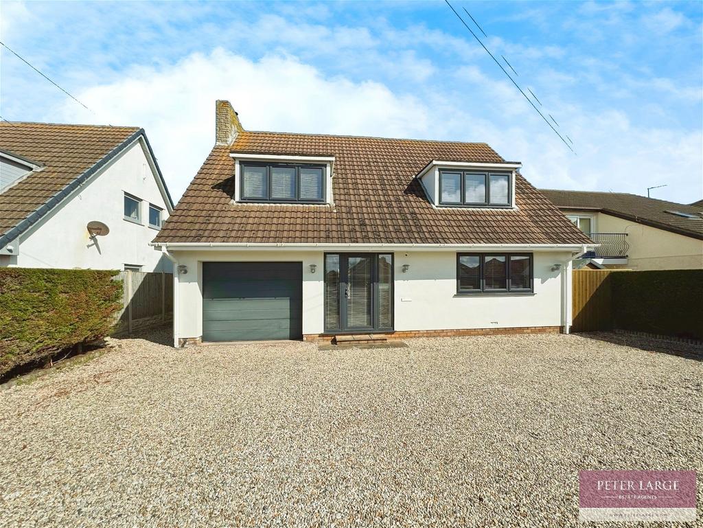 Hilton Drive, Rhyl 3 bed detached house for sale £435,000