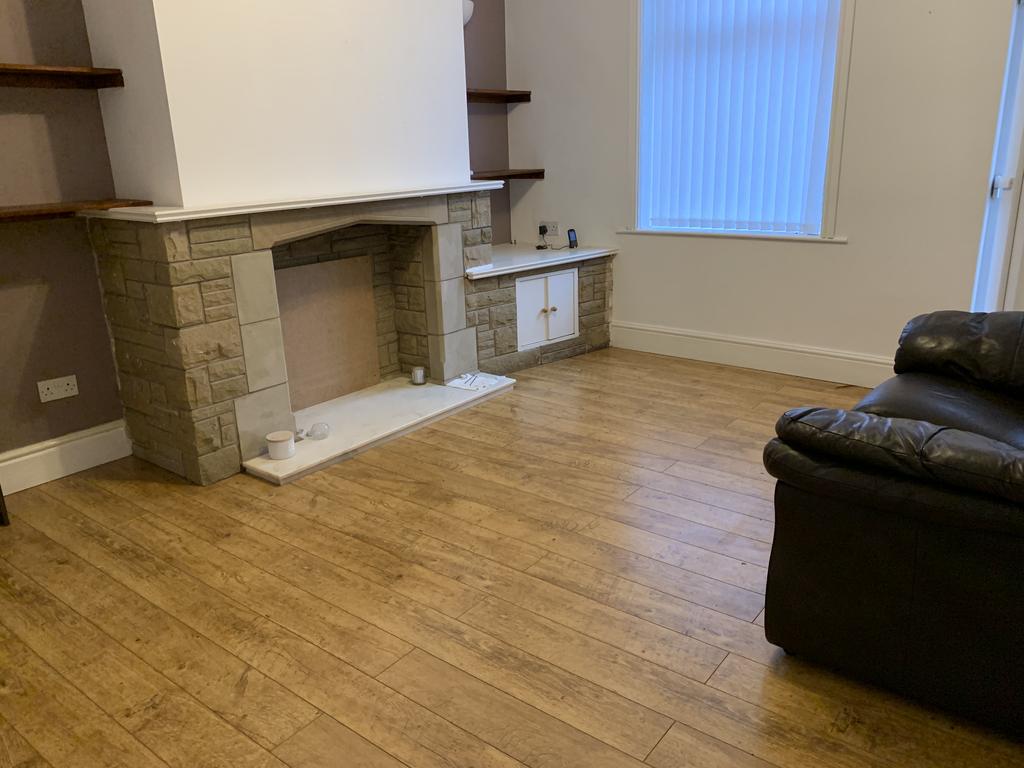 Hufling Lane, Burnley BB11 2 bed terraced house £500 pcm (£115 pw)
