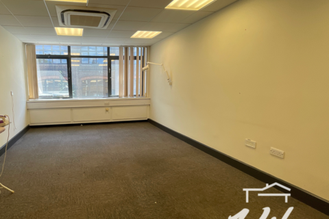 Property to rent - Elthorne Road, London N19