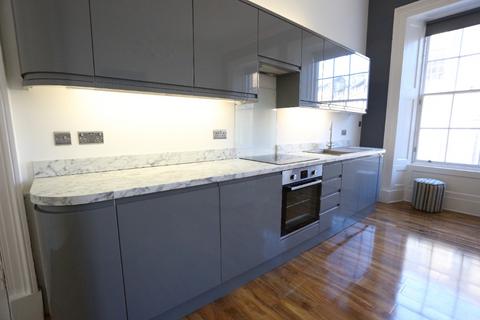 2 bedroom flat to rent, Clarence Street, Stockbridge, Edinburgh, EH3
