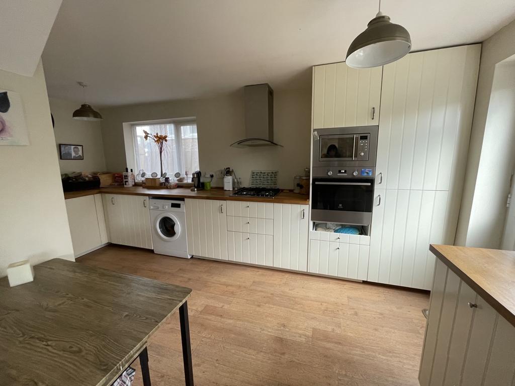 Sankey Road, Cannock, WS11 6DT 3 bed semidetached house £170,000