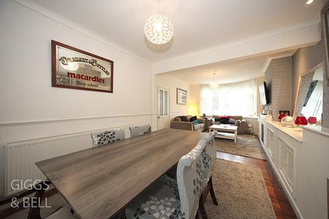 60 Colin Road, Luton, LU2 7RX