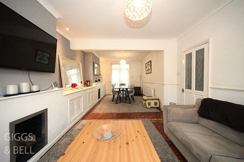 60 Colin Road, Luton, LU2 7RX