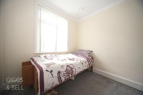 60 Colin Road, Luton, LU2 7RX