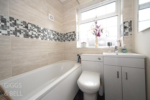 60 Colin Road, Luton, LU2 7RX