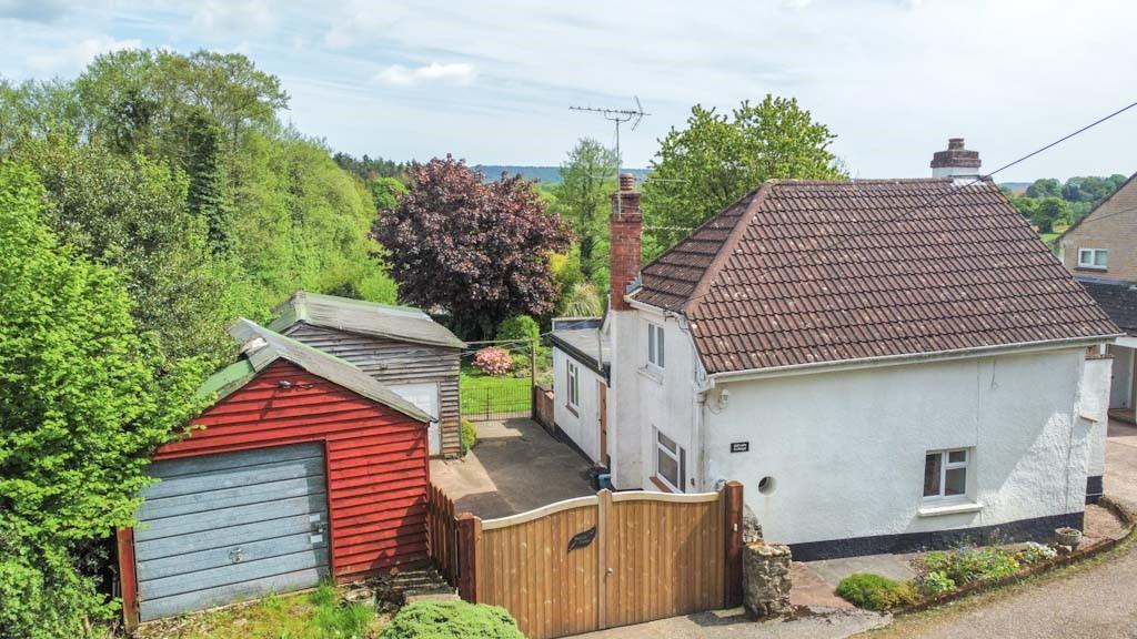 Fenny Bridges, Honiton 2 bed detached house for sale £400,000