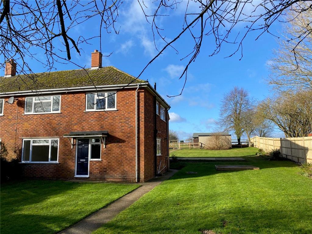 Upton Grey, Basingstoke, Hampshire, RG25 3 bed semidetached house £