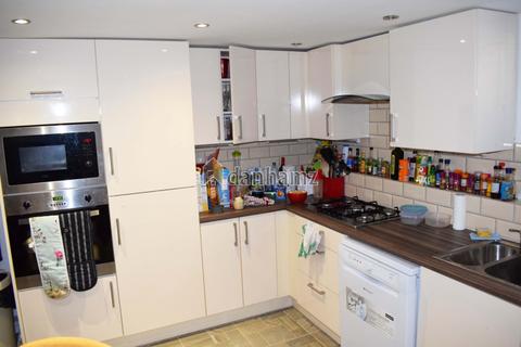 5 bedroom house to rent, 11 Wetherby Grove   Leeds