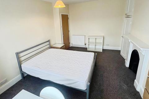 5 bedroom terraced house to rent, Polsloe Road , Exeter