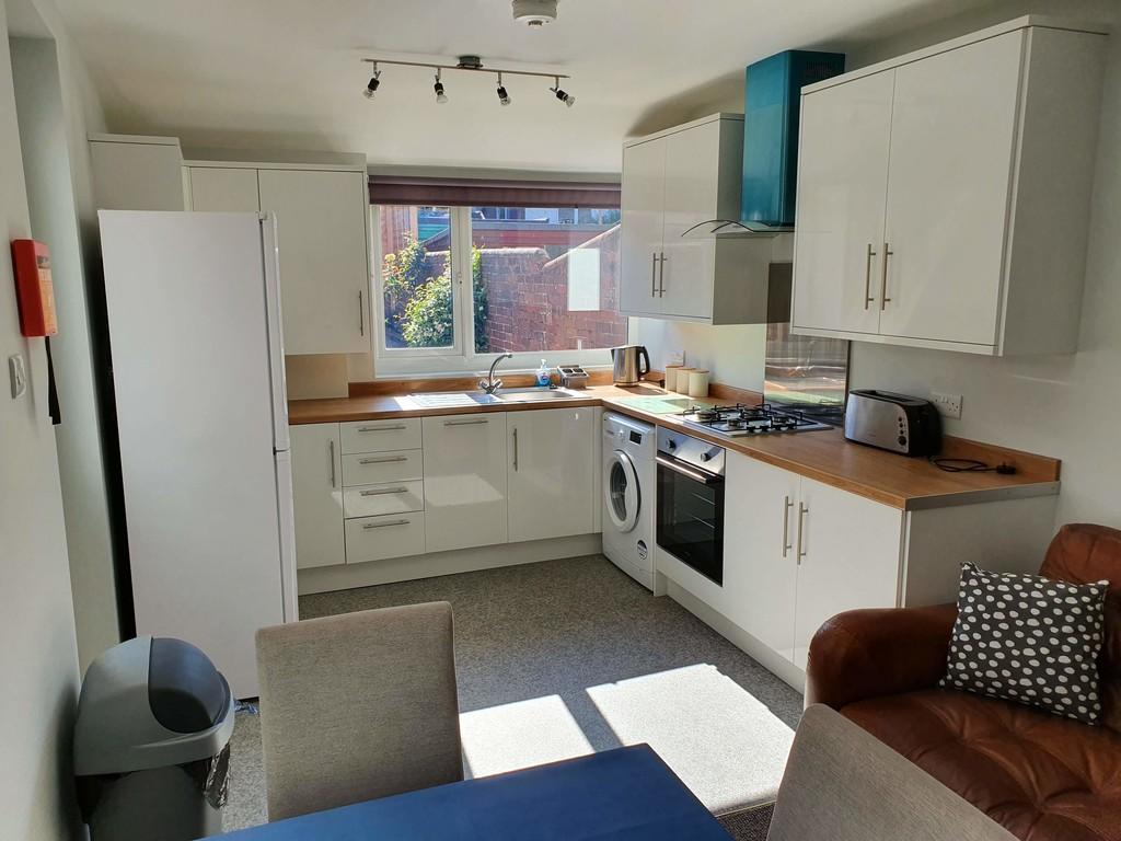 Clinton Avenue, Exeter 5 bed terraced house £3,490 pcm (£805 pw)