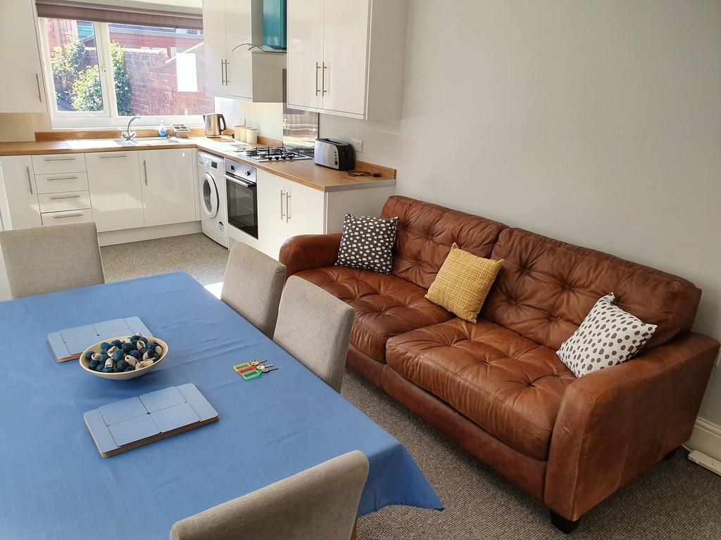 Clinton Avenue, Exeter 5 bed terraced house £3,490 pcm (£805 pw)