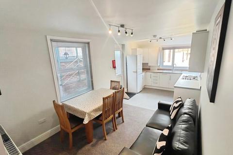 5 bedroom terraced house to rent, Clinton Avenue, Exeter