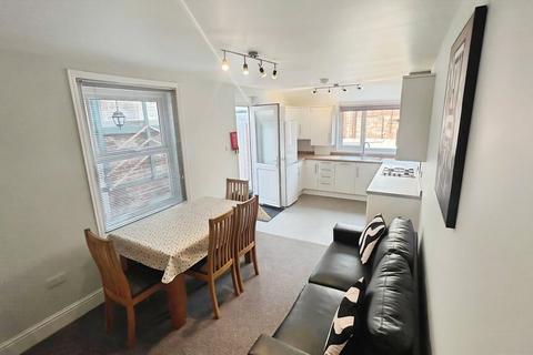 5 bedroom terraced house to rent, Clinton Avenue, Exeter