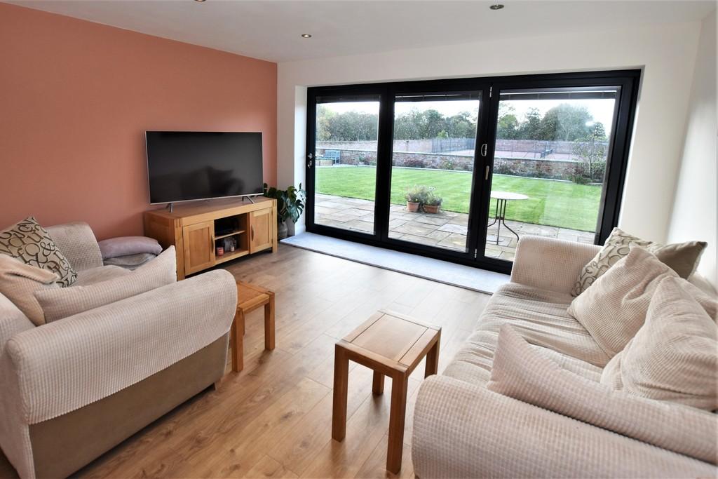 Lounge 1