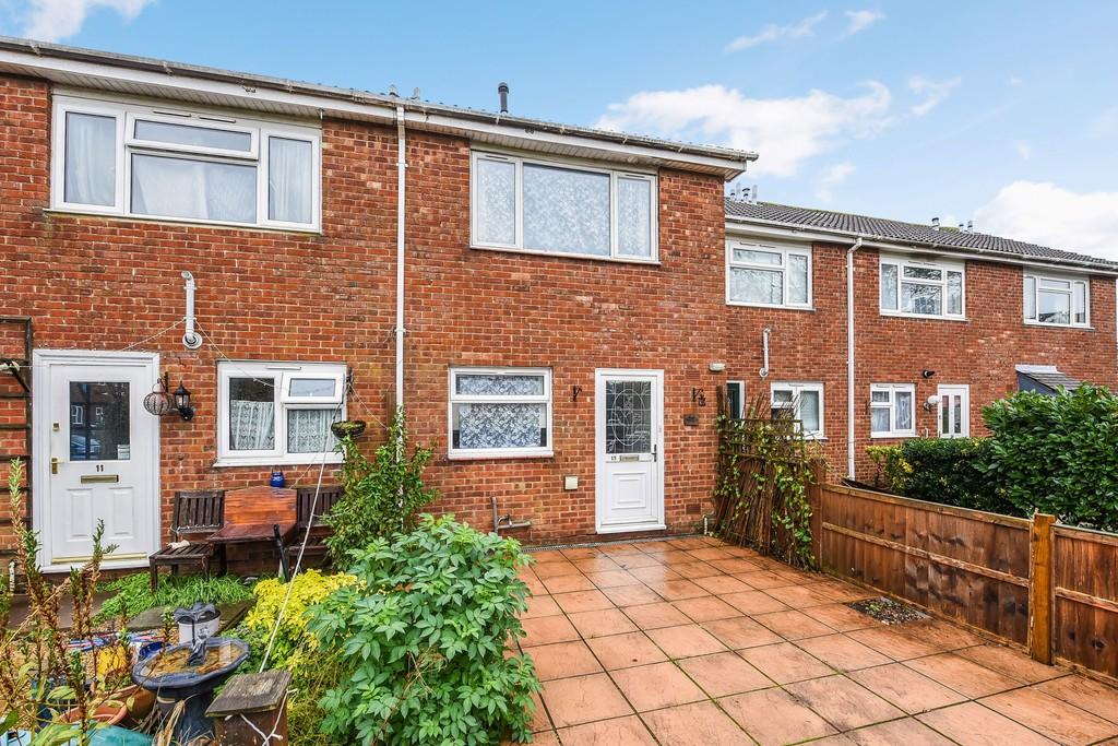 Charles Avenue, Chichester 2 bed terraced house for sale £250,000