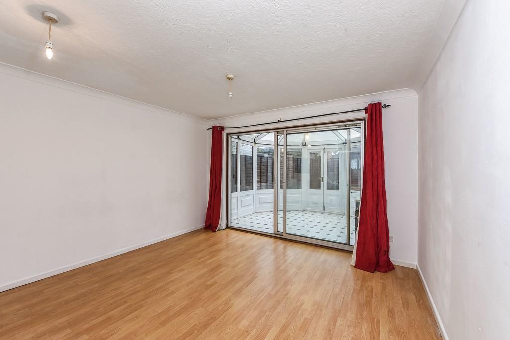 Charles Avenue, Chichester 2 bed terraced house for sale £250,000