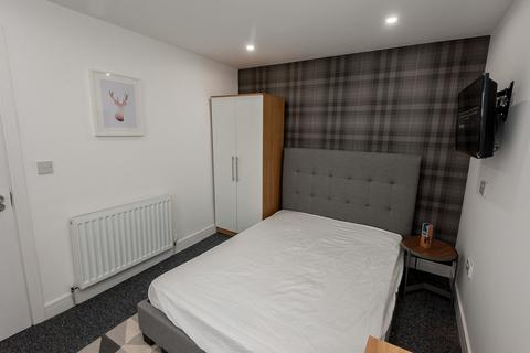 4 bedroom terraced house to rent, Davenport Avenue, Withington, Manchester
