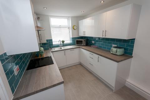 6 bedroom terraced house to rent, Langley Road, Fallowfield, Manchester