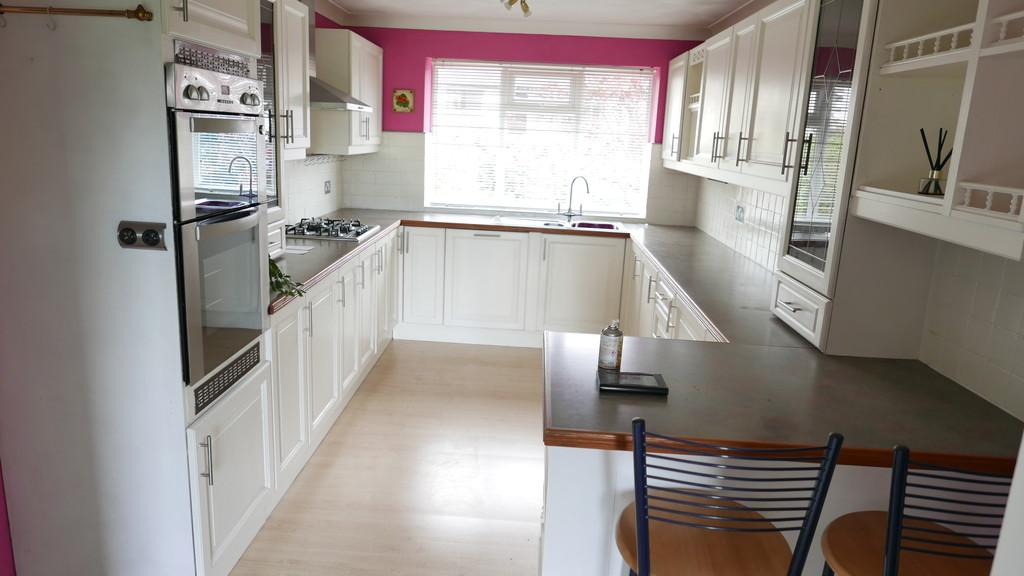 Manor Park, Duloe 4 bed detached house £1,200 pcm (£277 pw)