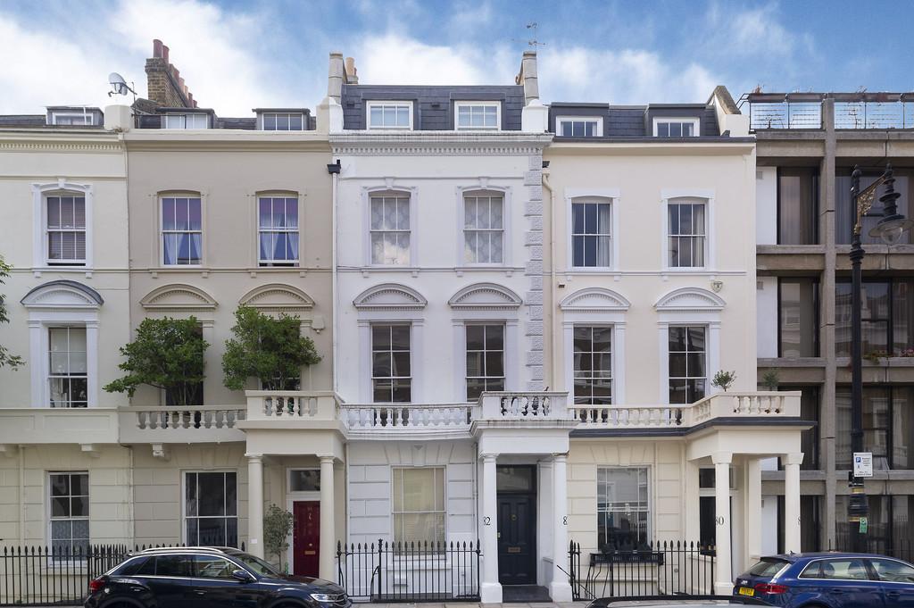 Cambridge Street, Pimlico 2 bed apartment £750,000