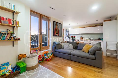 2 bedroom flat to rent, Holloway Road, Highbury, London