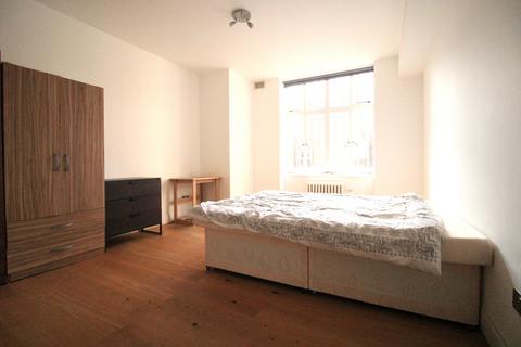 2 bedroom flat to rent, Queensway, London W2