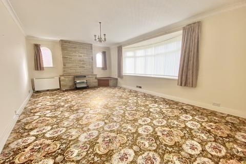 3 bedroom detached bungalow for sale - Lowndes Park, Driffield