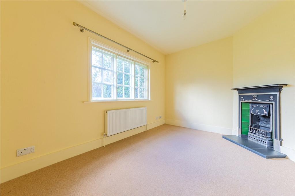 Ground Lane, Hatfield, Hertfordshire 3 bed semidetached house £420,000