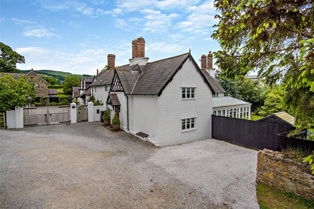 Llanbedr Dyffryn Clwyd, Ruthin, Denbighshire 5 bed detached house for