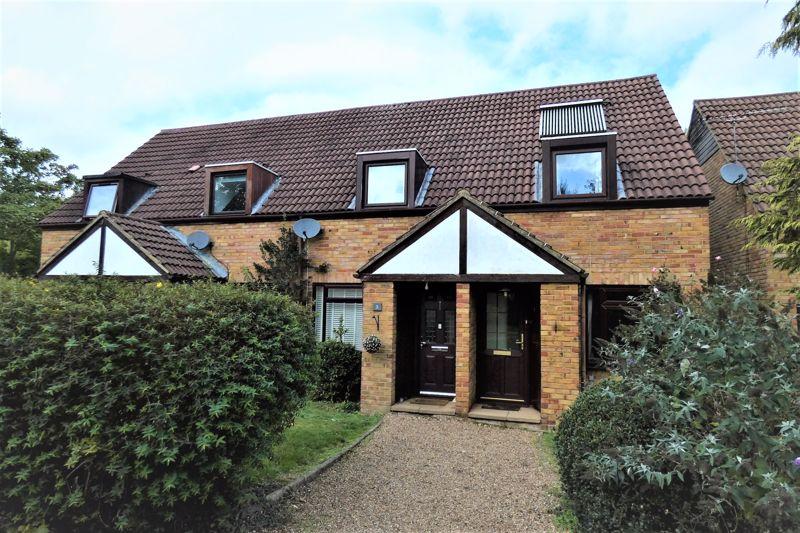 Bookham 2 bed semidetached house £309,950