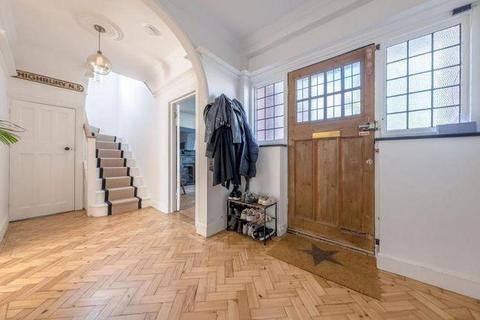 4 bedroom semi-detached house for sale - Winchmore Hill Road, Southgate, London, N14 6PY